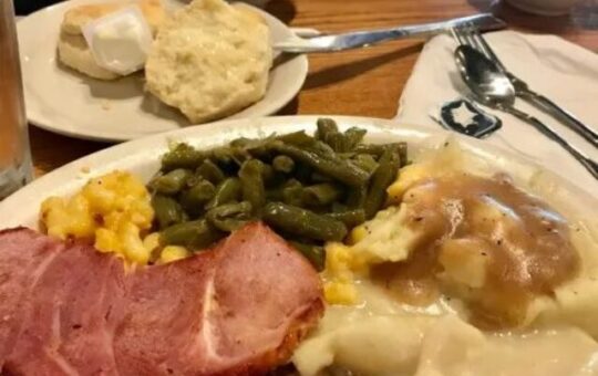 The 10 Foods You Should Be Ordering At Cracker Barrel